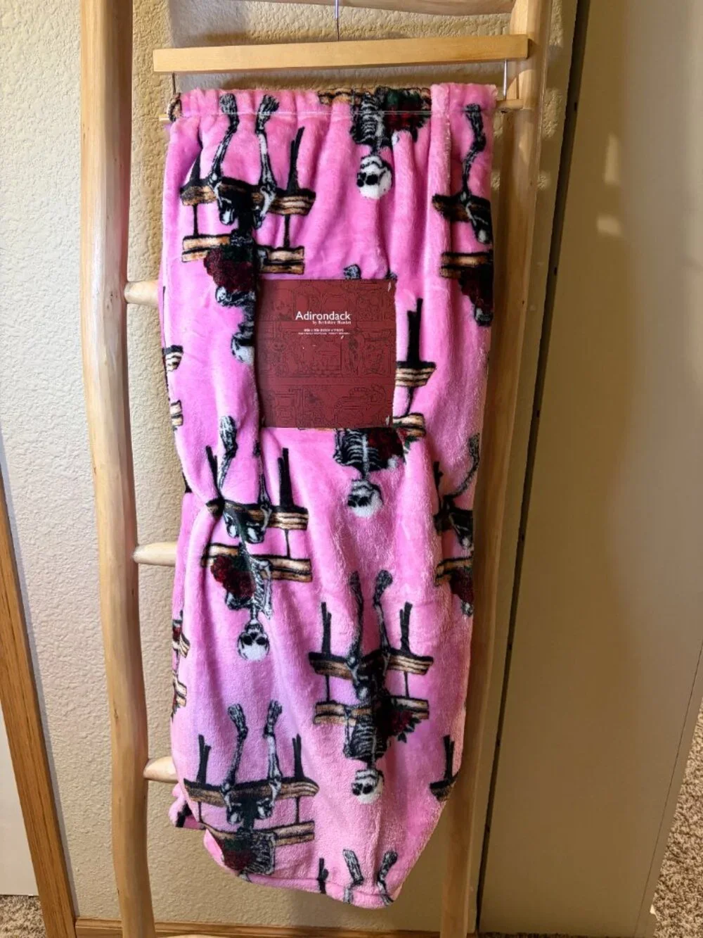 Pink Skeleton Halloween Plush Throw Blanket Gothic Spooky 60x70 NWT
